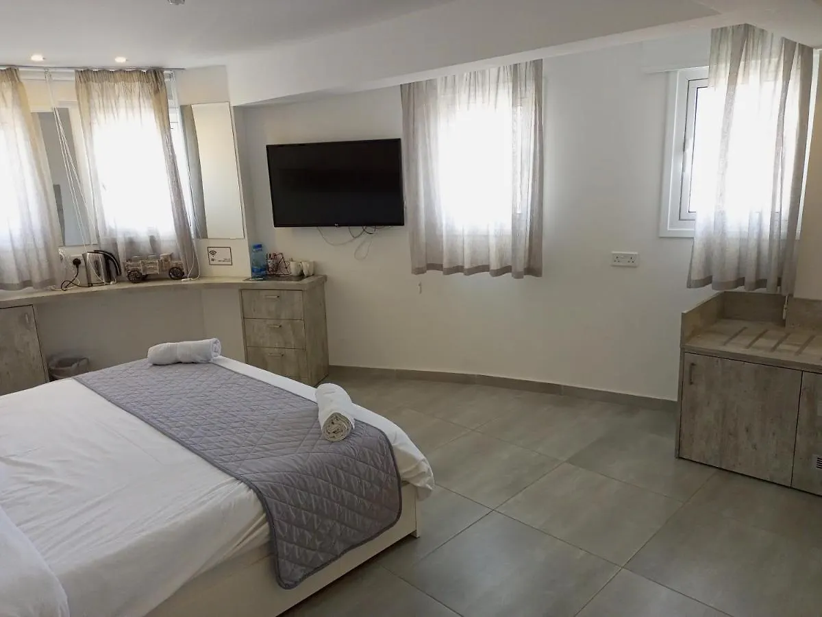 Aparthotel White 11 Lárnaca 3*,  Chipre